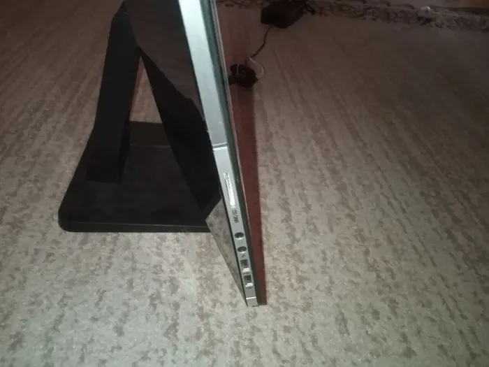 Моноблок Б-клас Terra All-in-One-PC (1009546) / 22" (1366x768) TN / Intel Core i5-6400 (4 ядра по 2.7 - 3.3 GHz) / 8 GB DDR3 / 500 GB HDD / Intel HD Graphics 530 / WebCam / DVD-RW б/в - зображення 4