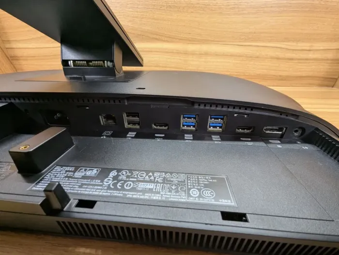 Моноблок Dell AIO OptiPlex 7440 / 24" (1920x1080) IPS / Intel Core i5-6500 (4 ядра по 3.2 - 3.6 GHz) / 16 GB DDR4 / 256 GB SSD + 500 GB HDD / Intel HD Graphics 530 / WebCam / Windows 10 б/в - зображення 5