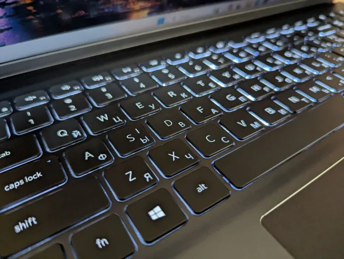 Ультрабук Б-клас Dell Vostro 15 5510 / 15.6" (1920x1080) IPS / Intel Core i7-11370H (4 (8) ядра по 3.0 - 4.8 GHz) / 16 GB DDR4 / 512 GB SSD / Intel Iris Xe Graphics / WebCam / TouchID / Windows 11 б/в - зображення 7