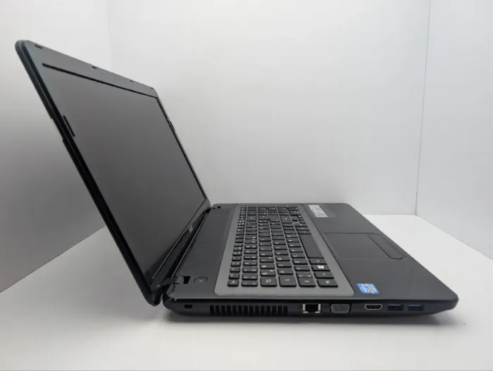 Ноутбук Acer TravelMate P273 / 17.3" (1600x900) TN / Intel Core i3-3120M (2 (4) ядра по 2.5 GHz) / 6 GB DDR3 / 750 GB HDD / Intel HD Graphics 4000 / WebCam б/в - зображення 4