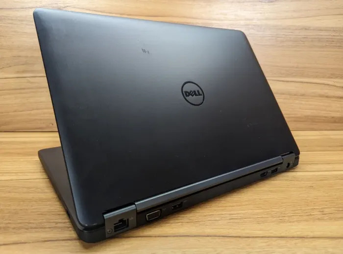 Ноутбук Dell Latitude E5450 / 14" (1920x1080) IPS / Intel Core i7-5600U (2 (4) ядра по 2.6 - 3.2 GHz) / 8 GB DDR3 / 250 GB SSD / Intel HD Graphics 5500 / WebCam / Windows 10 б/в - зображення 6