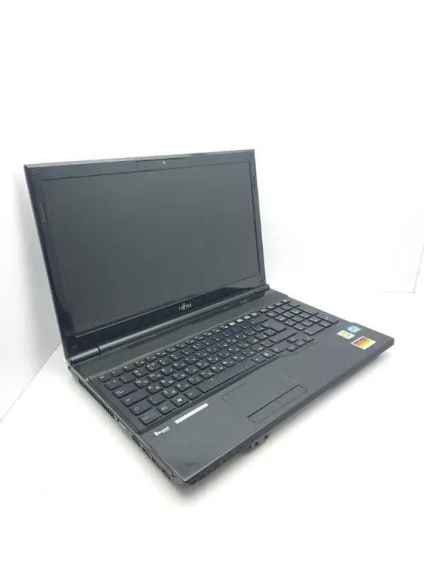 Ноутбук Б-клас Fujitsu LifeBook AH532 / 14" (1366x768) TN / Intel Core i3-2370M (2 (4) ядра по 2.4 GHz) / 8 GB DDR3 / 120 GB SSD / Intel HD Graphics 3000 / WebCam б/в - зображення 3