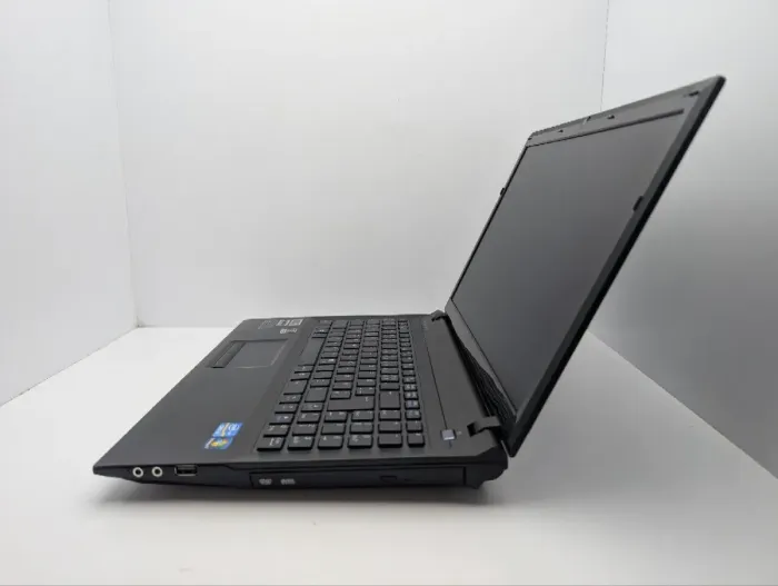 Ноутбук Terra Mobile 1547 / 15.6" (1366x768) TN / Intel Core i3-2350M (2 (4) ядра по 2.3 GHz) / 6 GB DDR3 / 250 GB HDD / nVidia GeForce GT 520M, 1 GB GDDR3, 64-bit / WebCam / DVD-ROM б/в - зображення 5