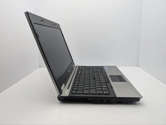 Ноутбук HP EliteBook 8440p / 14" (1366x768) TN / Intel Core i7-620M (2 (4) ядра по 2.7 - 3.3 GHz) / 6 GB DDR3 / 240 GB SSD / Intel HD Graphics / WebCam б/в - зображення 5