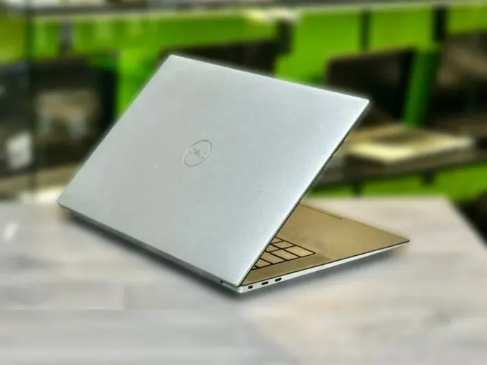 Ігровий ноутбук Dell XPS 15 9510 / 15.6" (3456x2160) OLED Touch / Intel Core i7-11800H (8 (16) ядер по 4.6 GHz) / 32 GB DDR4 / 1000 GB SSD / nVidia GeForce RTX 3050 Ti, 4 GB GDDR6, 128-bit / WebCam / Win 11 Home б/в - зображення 5