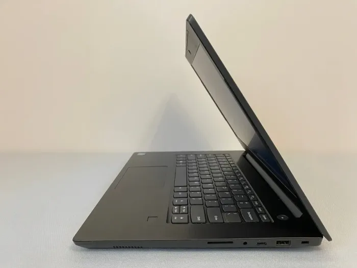 Ноутбук Б-клас Lenovo V330-14IKB 81B0 / 14" (1920x1080) TN / Intel Core i5-8250U (4 (8) ядра по 1.6 - 3.4 GHz) / 8 GB DDR4 / 256 GB SSD / Intel UHD Graphics 620 / WebCam б/в - зображення 7