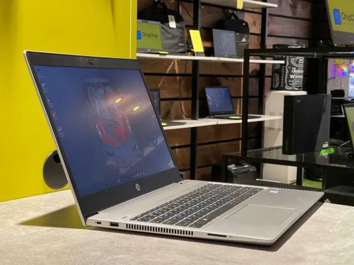 Ноутбук HP ProBook 450 G6 / 15.6" (1366x768) TN / Intel Core i5-8250U (4 (8) ядра по 1.6 - 3.4 GHz) / 8 GB DDR4 / 240 GB SSD / Intel UHD Graphics 620 / WebCam / 4G (LTE) б/в - зображення 3