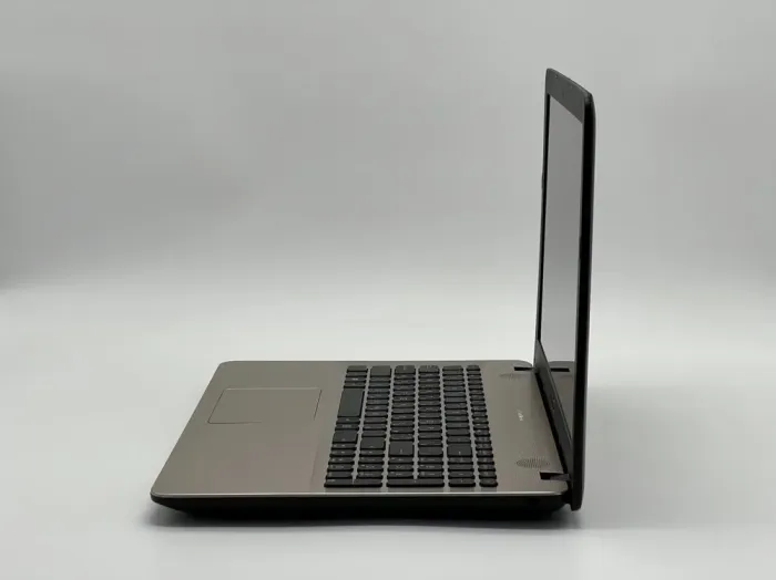 Ноутбук Asus R541N / 15.6" (1366x768) TN / Intel Core i3-6006U (2 (4) ядра по 2.0 GHz) / 8 GB DDR3 / 240 GB SSD / nVidia GeForce 920M, 2 GB DDR3, 64-bit / WebCam б/в - зображення 4