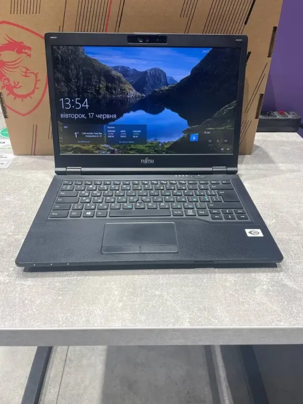 Ноутбук Fujitsu LifeBook E5411 / 14" (1920x1080) IPS / Intel Core i3-1115G4 (2 (4) ядра по 1.7 - 4.1 GHz) / 16 GB DDR4 / 240 GB SSD / Intel UHD Graphics / WebCam / 4G б/в - зображення 2