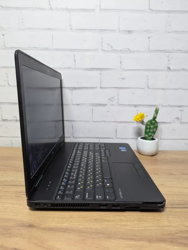 Ноутбук Б-клас Dell Latitude E5540 / 15.6" (1366x768) TN / Intel Core i5-4210U (2 (4) ядра по 1.7 - 2.7 GHz) / 8 GB DDR3 / 128 GB SSD / Intel HD Graphics 4400 / WebCam б/в - зображення 6
