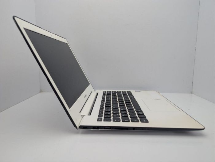 Ноутбук Б-клас Lenovo IdeaPad 500S-13ISK / 13.3" (1920x1080) IPS / Intel Core i3-6100U (2 (4) ядра по 2.3 GHz) / 8 GB DDR3 / 240 GB SSD / Intel HD Graphics 520 / WebCam б/в - изображение 4