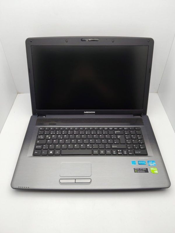 Ноутбук Acer Medion P7818 / 17.3" (1600x900) TN / Intel Core i3-3110M (2 (4) ядра по 2.4 GHz) / 6 GB DDR3 / 750 GB HDD / nVidia GeForce GT 730, 2 GB GDDR5, 64-bit / WebCam / DVD-ROM / АКБ не тримає б/в - зображення 3