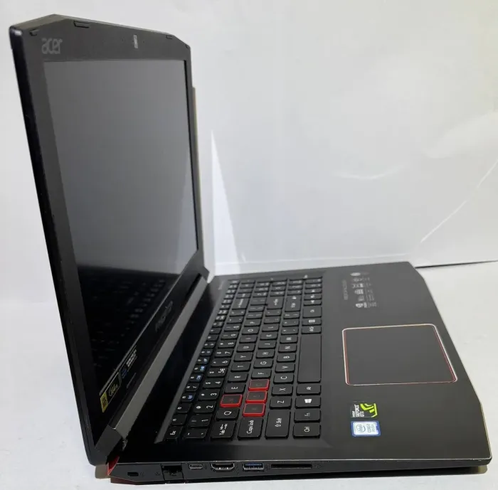 Ігровий ноутбук Aсer Predator Helios 300 ph315-51-71FS / 15,6" (1920x1080) IPS / Intel Core i7-8750H (6 (12) ядер по 2,2 - 4,1 ГГц) / 32 ГБ DDR4 / 256 ГБ SSD + 1000 ГБ HDD / nVidia GeForce GTX 1060, 6 ГБ GDDR5, 192-біт / WebCam б/в - зображення 5