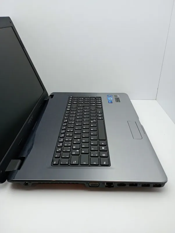 Ноутбук Medion Akoya P7624 / 17.3" (1600x900) TN / Intel Core i5-2450M (2 (4) ядра по 2.5 - 3.1 GHz) / 8 GB DDR3 / 64 GB SSD + 320 GB HDD / nVidia GeForce GT 630M, 1 GB DDR3, 128-bit / WebCam б/в - зображення 7