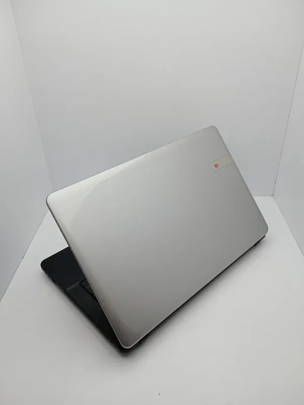 Ноутбук Acer Packard LE69 / 17.3" (1600x900) TN / AMD A4-5000 (4 ядра по 1.5 GHz) / 8 GB DDR3 / 500 GB HDD / AMD Radeon HD 8330 / WebCam б/в - зображення 8