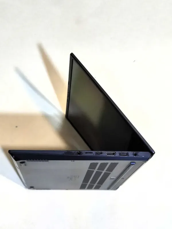 Ультрабук Б-клас Asus Vivobook Pro 14 K3400P / 14" (1920x1080) OLED / Intel Core i5-11300H (4 (8) ядра по 3.1 - 4.4 GHz) / 8 GB DDR4 / 256 GB SSD / Intel Iris Xe Graphics / WebCam б/в - зображення 5