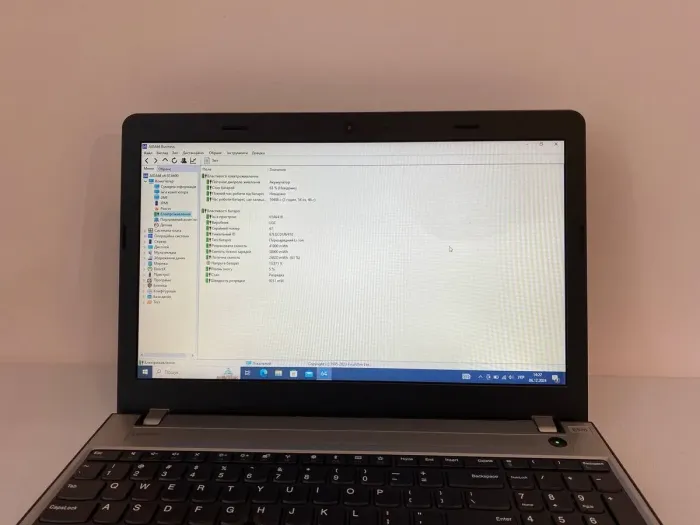 Ноутбук Б-клас Lenovo ThinkPad E570 / 15.6" (1366x768) TN / Intel Core i3-6006U (2 (4) ядра по 2.0 GHz) / 8 GB DDR4 / 128 GB SSD / Intel HD Graphics 520 / WebCam б/в - зображення 3