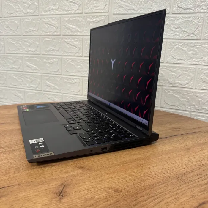 Ігровий ноутбук Б-клас Lenovo Legion 5 Pro 16ACH6H / 16" (2560x1600) IPS / AMD Ryzen 7 5800H (8 (16) ядер по 3.2 - 4.4 GHz) / 16 GB DDR4 / 512 GB SSD / nVidia GeForce RTX 3070, 8 GB GDDR6, 256-bit / WebCam б/в - зображення 5