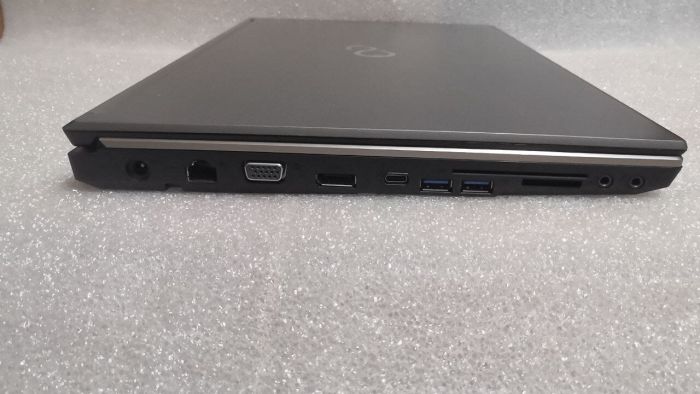 Мобільна робоча станція Fujitsu Celsius H760 / 15.6" (1920x1080) IPS / Intel Core i7-6820HQ (4 (8) ядра по 2.7 - 3.6 GHz) / 16 GB DDR4 / 256 GB SSD / nVidia Quadro M2000M, 4 GB GDDR5, 128-bit / WebCam / DVD-ROM / Windows 10 Pro б/в - зображення 4