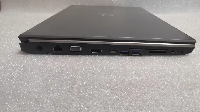 Мобільна робоча станція Fujitsu Celsius H760 / 15.6" (1920x1080) IPS / Intel Core i7-6820HQ (4 (8) ядра по 2.7 - 3.6 GHz) / 16 GB DDR4 / 256 GB SSD / nVidia Quadro M2000M, 4 GB GDDR5, 128-bit / WebCam / DVD-ROM / Windows 10 Pro б/в - зображення 4