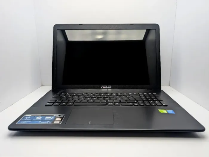 Ноутбук Asus X751L / 17.3" (1600x900) TN / Intel Core i5-5200U (2 (4) ядра по 2.2 - 2.5 GHz) / 12 GB DDR3 / 240 GB SSD / nVidia GeForce 940M, 2 GB GDDR3, 64-bit / WebCam / DVD-ROM б/в - зображення 3