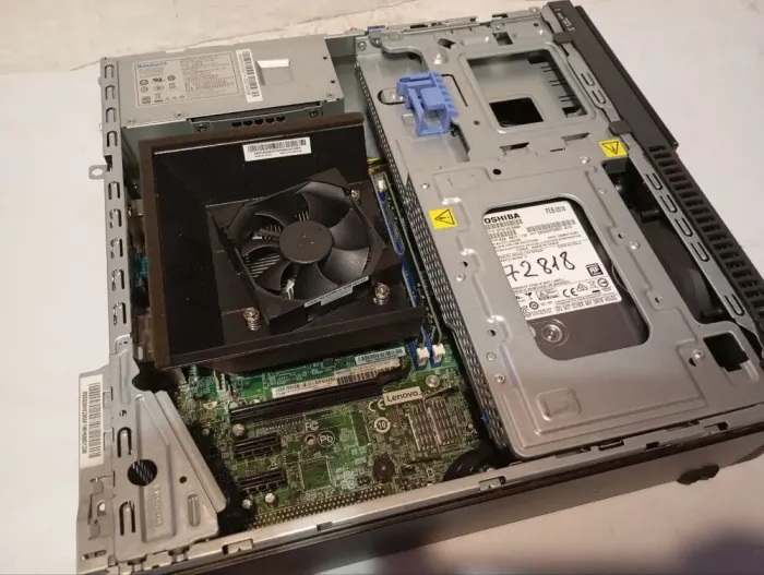 ПК Lenovo ThinkCentre M700 SFF / Intel Core i3-6100 (2 (4) ядра по 3.7 GHz) / 8 GB DDR4 / 500 GB HDD / Intel HD Graphics 530 б/в - зображення 5