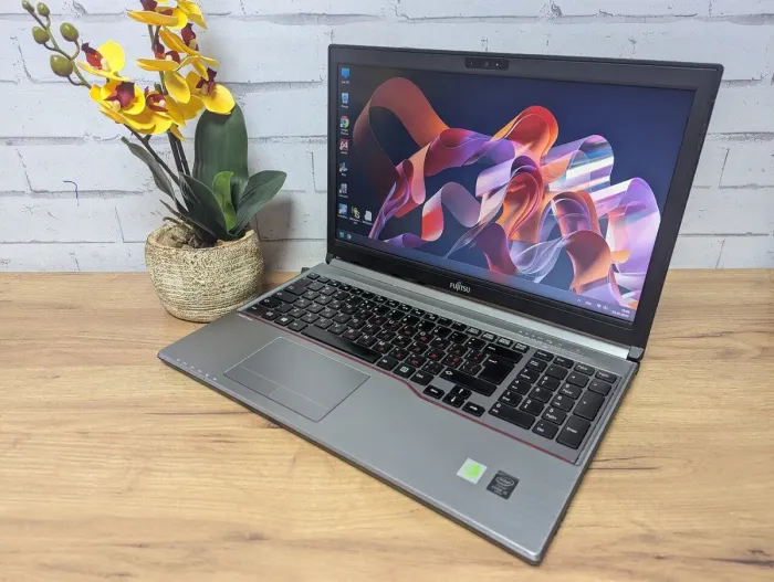 Ноутбук Б-клас Fujitsu LifeBook E754 / 15.6" (1366x768) TN / Intel Core i5-4300M (2 (4) ядра по 2.6 - 3.3 GHz) / 8 GB DDR3 / 128 GB SSD / Intel HD Graphics 4600 / WebCam / Без АКБ б/в - зображення 4