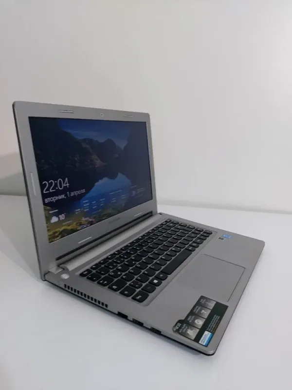 Ноутбук Lenovo Essential M30-70 / 13.3" (1366x768) TN / Intel Core i5-4210U (2 (4) ядра по 1.7 - 2.7 GHz) / 8 GB DDR3 / 240 GB SSD / Intel HD Graphics 4400 / WebCam б/в - зображення 5