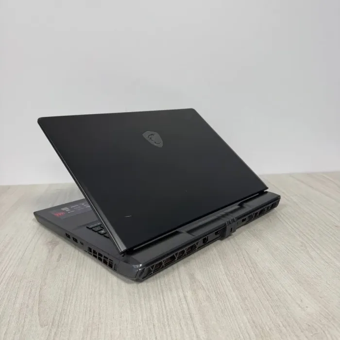 Ігровий ноутбук Б-класу MSI Vector 17 HX A14VGG / 17,3" (2560×1440) IPS / Intel Core i9-14900HX (24 (32) ядер по 2,2 - 5,7 ГГц) / 32 ГБ DDR5 / 1000 ГБ SSD NVMe / nVidia GeForce RTX 4070, 8 ГБ GDDR6, 128-біт / Веб-камера б/в - зображення 7