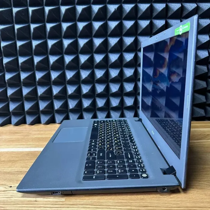 Ноутбук Acer Aspire E5-573 / 15.6" (1366x768) TN / Intel Core i3-5005U (2 (4) ядра по 2.0 GHz) / 8 GB DDR3 / 128 GB SSD / Intel HD Graphics 5500 / WebCam / DVD-ROM б/в - зображення 6