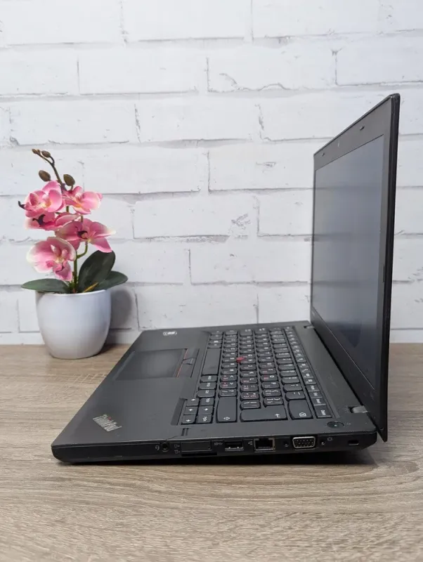 Ноутбук Б-клас Lenovo ThinkPad T450 / 14" (1366x768) TN / Intel Core i5-5300U (2 (4) ядра по 2.3 - 2.9 GHz) / 12 GB DDR3 / 128 GB SSD / Intel HD Graphics 5500 / WebCam б/в - зображення 8