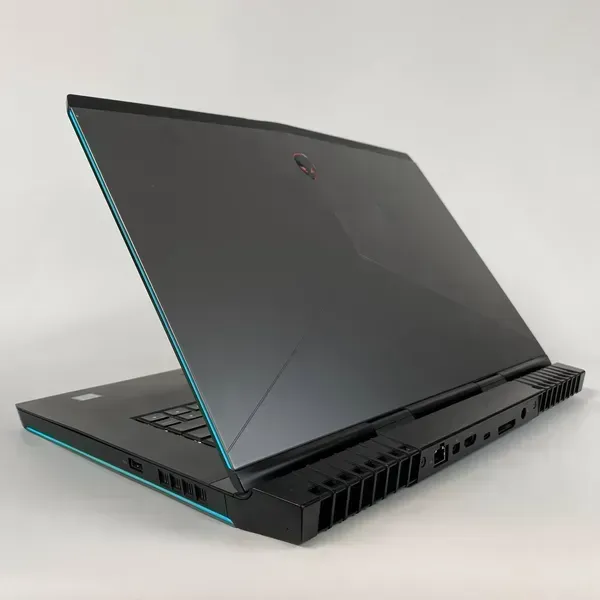 Ігровий ноутбук Б-класу Dell Alienware 15 R3 / 15.6" (1920x1080) IPS / Intel Core i7-7820HK (4 (8) ядра по 2.9 - 3.9 GHz) / 16 GB DDR4 / 512 GB SSD / nVidia GeForce GTX 1070, 8 GB GDDR5, 256-bit / WebCam / HDMI б/в - зображення 7