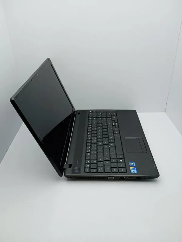 Ноутбук Acer TravelMate 5742 / 15.6" (1366x768) TN / Intel Core i3-380M (2 (4) ядра по 2.53 GHz) / 6 GB DDR3 / 320 GB HDD / Intel HD Graphics / WebCam б/в - зображення 3