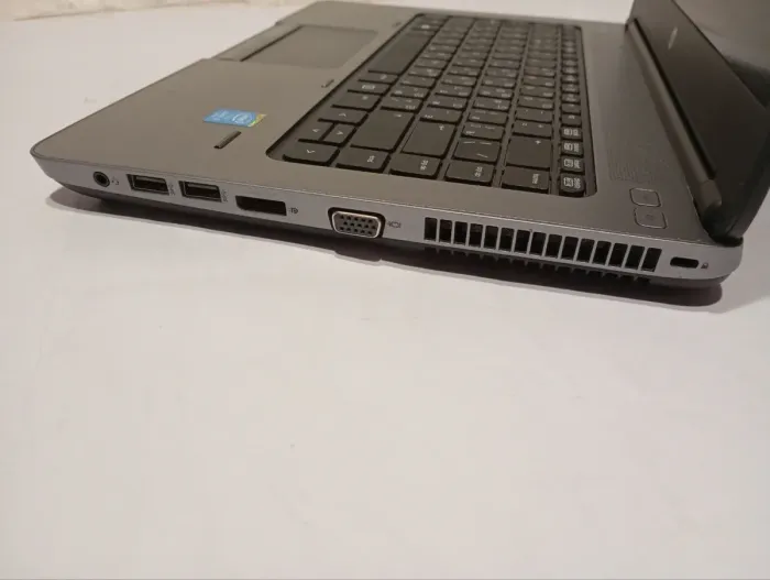 Ноутбук Б-клас HP ProBook 640 G1 / 14" (1366x768) TN / Intel Core i5-4310M (2 (4) ядра по 2.7 - 3.4 GHz) / 8 GB DDR3 / 128 GB SSD + 750 GB HDD / Intel HD Graphics 4600 / WebCam / АКБ не держит  б/в - зображення 6