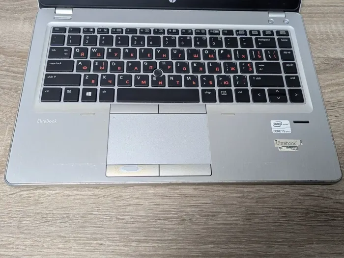 Ультрабук Б-клас HP EliteBook Folio 9470m / 14" (1366x768) TN / Intel Core i5-3427U (2 (4) ядра по 1.8 - 2.8 GHz) / 8 GB DDR3 / 128 GB SSD / Intel HD Graphics 4000 / WebCam б/в - зображення 3