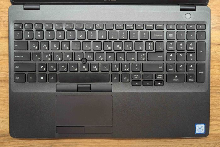 Ультрабук Б-клас Dell Latitude 5500 / 15.6" (1920x1080) IPS / Intel Core i5-8365U (4 (8) ядра по 1.6 - 4.1 GHz) / 16 GB DDR4 / 512 GB SSD / Intel UHD Graphics / WebCam / HDMI / Windows 10 б/в - зображення 4