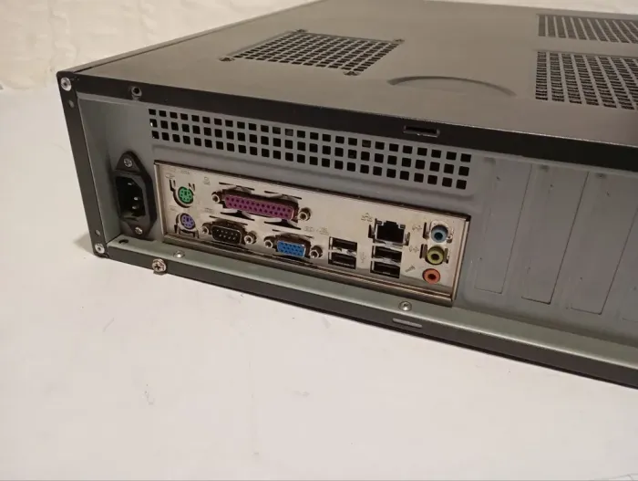 ПК Б-клас LogicPower SFF / Intel Core 2 Quad Q8300 (4 ядра по 2.5 GHz) / 6 GB DDR2 / 120 GB SSD / Intel GMA X4500 / Win 10 б/в - зображення 4