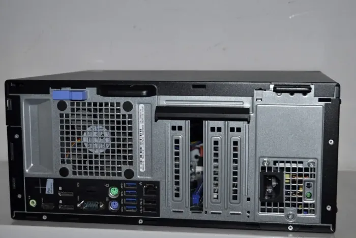 Комп'ютер Dell OptiPlex 5040 Tower / Intel Core i5-6500 (4 ядра по 3.2 - 3.6 GHz) / 16 GB DDR3 / 512 GB SSD / AMD Radeon RX 550, 4 GB GDDR5, 128-bit / DVD-ROM / Windows 11 Pro б/в - зображення 6