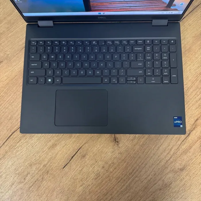 Ігровий ноутбук Б-клас Dell Precision 7670 / 16" (1920x1200) IPS / Intel Core i7-12850HX (16 (24) ядер по 3.4 - 4.8 GHz) / 16 GB DDR5 / 512 GB SSD / nVidia RTX A1000, 4 GB GDDR6, 128-bit / WebCam б/в - зображення 7