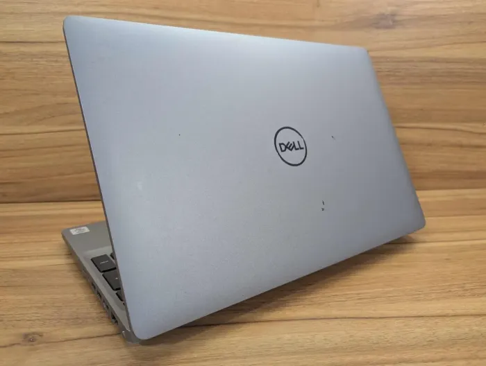 Ультрабук Dell Latitude 5511 / 15.6" (1920x1080) IPS / Intel Core i5-10400H (4 (8) ядра по 2.6 - 4.6 GHz) / 16 GB DDR4 / 512 GB SSD / Intel UHD Graphics / WebCam / HDMI / Windows 10 б/в - зображення 7