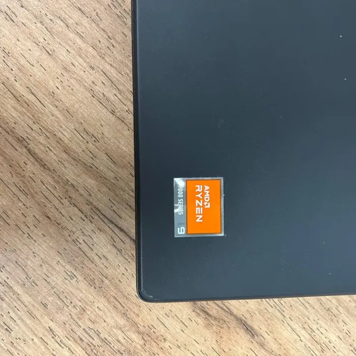 Ігровий ноутбук Б-клас Dell Alienware m18 / 18" (1920x1200) IPS / AMD Ryzen 9 7945HX (16 (32) ядер по 2.5 - 5.4 GHz) / 32 GB DDR5 / 1000 GB SSD / AMD Radeon RX 7900M, 16 GB GDDR6, 256-bit / WebCam б/в - зображення 8