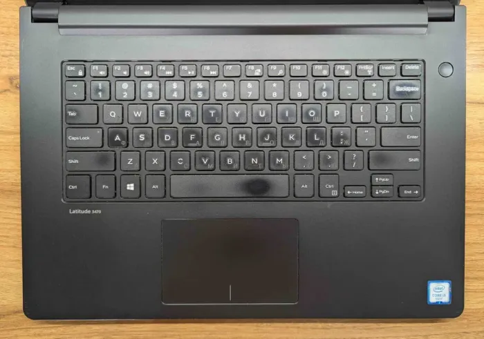 Ноутбук Dell Latitude 3470 / 14" (1366x768) TN / Intel Core i3-6100U (2 (4) ядра по 2.3 GHz) / 8 GB DDR3 / 240 GB SSD / Intel HD Graphics 520 / WebCam / VGA / Windows 10 б/в - зображення 3