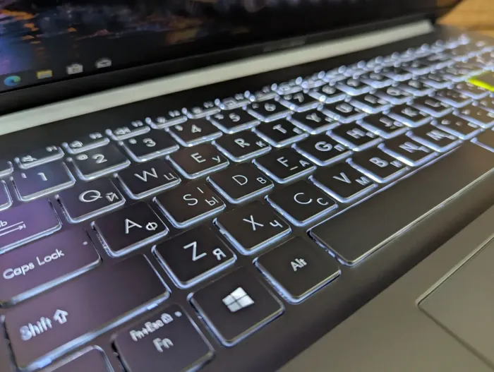 Ноутбук Asus VivoBook S533F / 15.6" (1920x1080) IPS / Intel Core i7-10510U (4 (8) ядра по 1.8 - 4.9 GHz) / 16 GB DDR4 / 512 GB SSD / Intel UHD Graphics / WebCam / TouchID / Windows 10 б/в - зображення 6