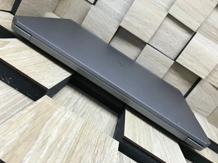 Мобільна робоча станція Б-клас HP ZBook 15 G5 / 15.6" (1920x1080) IPS Touch / Intel Core i7-8750H (6 (12) ядер по 2.2 - 4.1 GHz) / 16 GB DDR4 / 480 GB SSD / nVidia Quadro P1000, 4 GB GDDR5, 128-bit / WebCam б/в - зображення 7