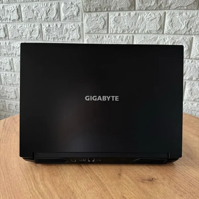 Ігровий ноутбук Gigabyte A5 K1 / 15.6" (1920x1080) IPS / AMD Ryzen 7 5800H (8 (16) ядер 3.2 - 4.4 ГГц) / 16 ГБ DDR4 / 512 ГБ SSD + 1000 ГБ HDD / nVidia GeForce RTX 3070, 8 ГБ GDDR6, 256-біт / веб-камера б/в - зображення 3