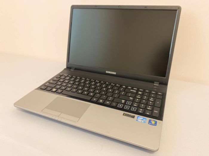 Ноутбук Б-клас Samsung NP300E5A / 15.6" (1366x768) TN / Intel Core i5-2430M (2 (4) ядра по 2.4 - 3.0 GHz) / 8 GB DDR3 / 240 GB SSD / nVidia GeForce GT 520MX, 1 GB GDDR3, 64-bit / WebCam / DVD-ROM б/в - зображення 7