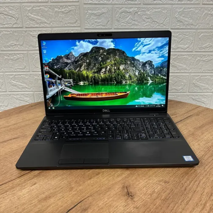 Ноутбук Б-клас Dell Latitude 5500 / 15.6" (1920x1080) IPS / Intel Core i5-8265U (4 (8) ядра по 1.6 - 3.9 GHz) / 8 GB DDR4 / 256 GB SSD / Intel UHD Graphics 620 / WebCam б/в - зображення 2