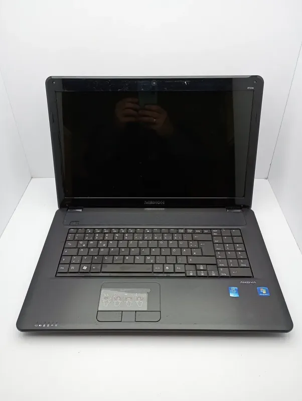 Ноутбук Acer Medion i5 / 17.3" (1600x900) TN / Intel Core i5-430M (2 (4) ядра по 2.26 - 2.53 GHz) / 6 GB DDR3 / 320 GB HDD / Intel HD Graphics / WebCam б/в - зображення 2