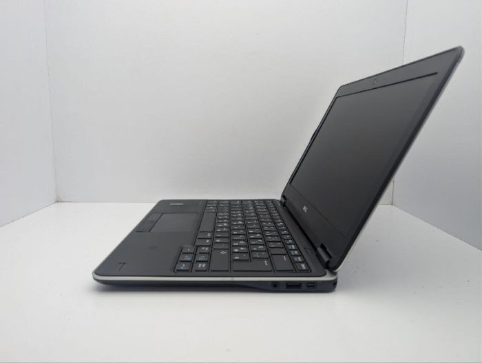 Нетбук Dell Latitude E7240 / 12.5" (1366x768) TN / Intel Core i5-4210U (2 (4) ядра по 1.7 - 2.7 GHz) / 8 GB DDR3 / 120 GB SSD / Intel HD Graphics 4400 / WebCam б/в - изображение 5