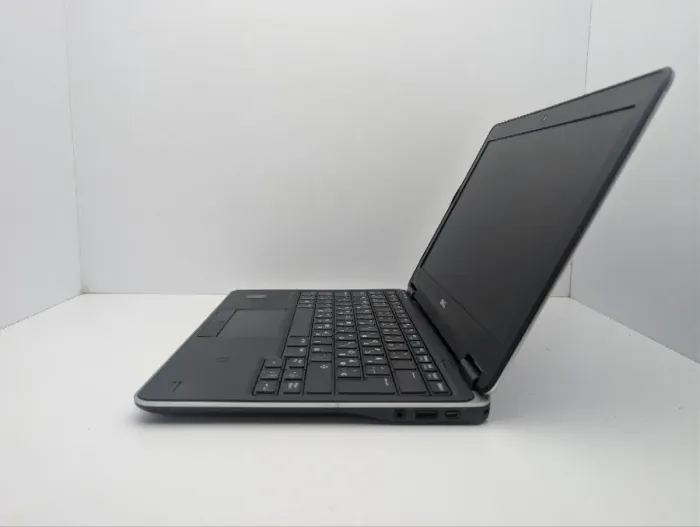 Нетбук Dell Latitude E7240 / 12.5" (1366x768) TN / Intel Core i5-4210U (2 (4) ядра по 1.7 - 2.7 GHz) / 8 GB DDR3 / 120 GB SSD / Intel HD Graphics 4400 / WebCam б/в - зображення 5